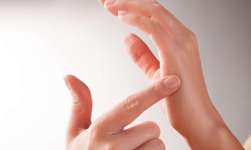 hands doing EFT